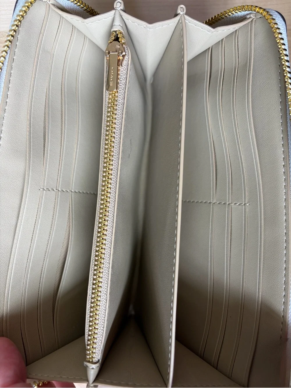 Coach Zip Around Canvas Strawberry Wallet Preowned - Picture 4 of 6